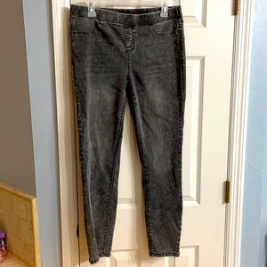 Dark washed jeggings